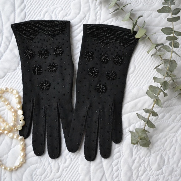 SOLD Vintage beaded gloves *BOGO Gloves* - Picture 2 of 6